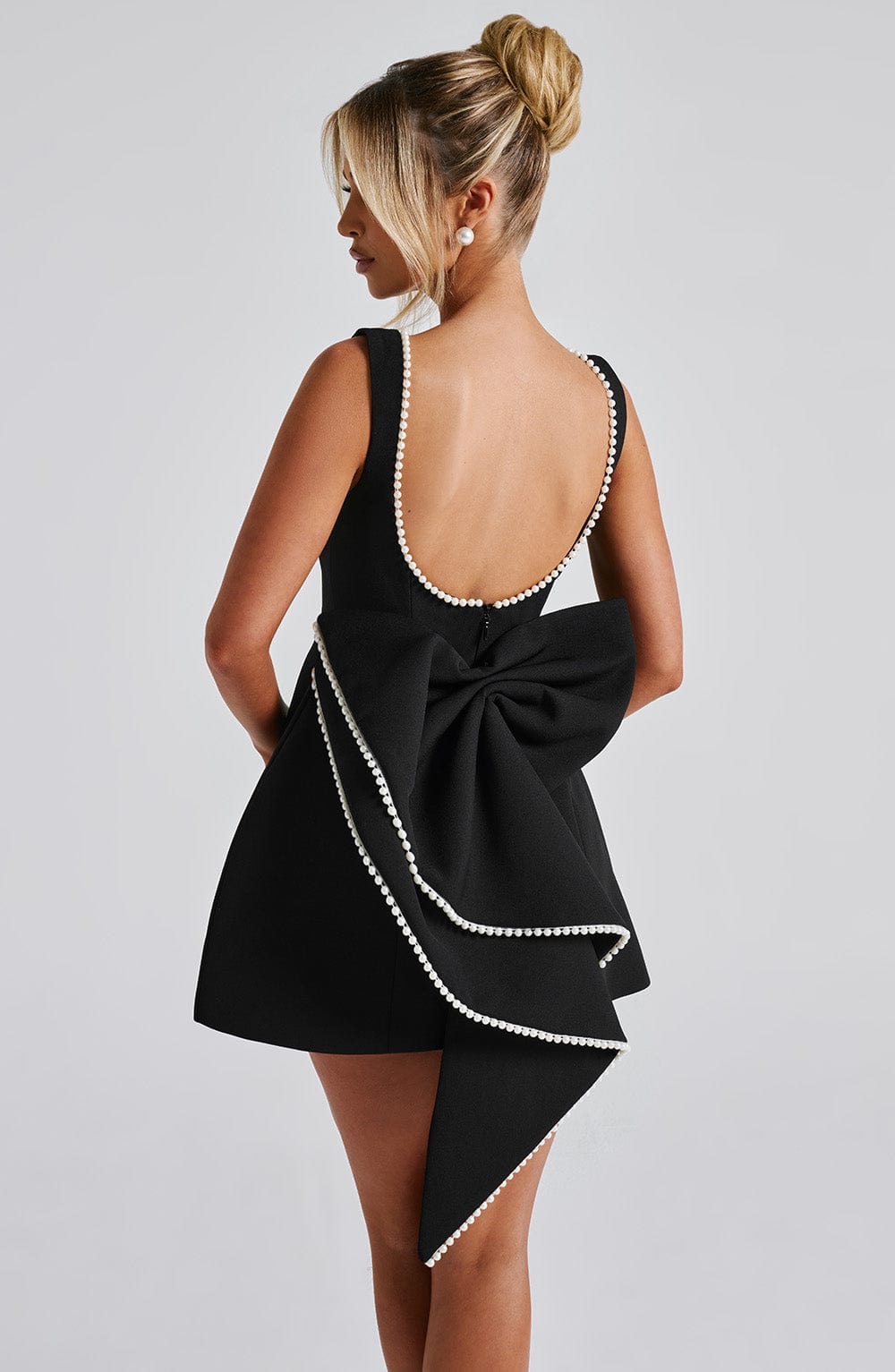 Jadwiga | Damskie Elegancka Weselna Mini sukienka weselna z kokardą