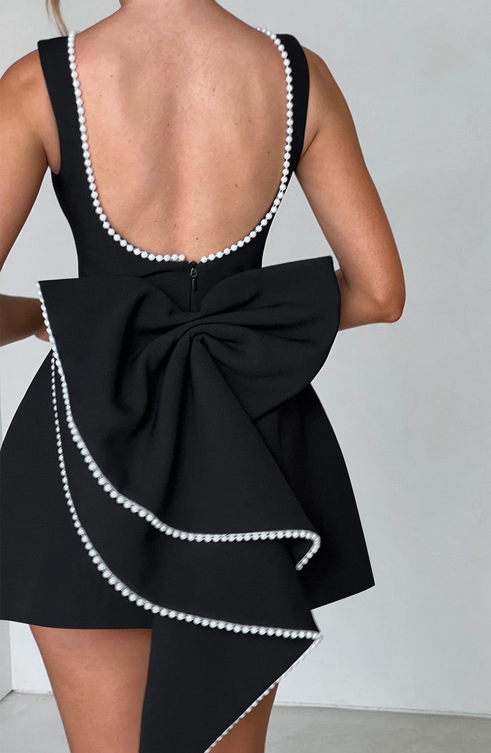 Jadwiga | Damskie Elegancka Weselna Mini sukienka weselna z kokardą